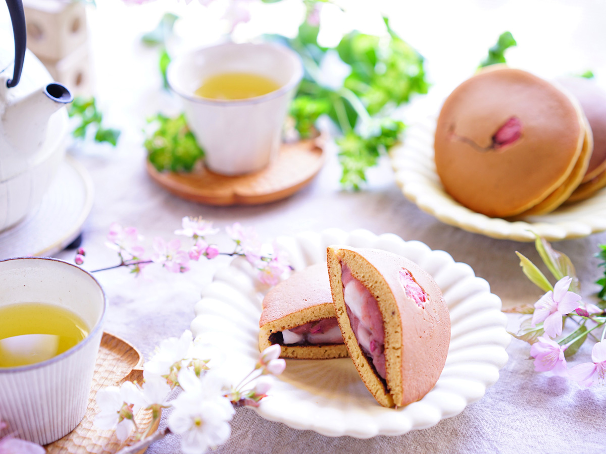 春の訪れ 桜あんと白玉のどらやき Kyoko Plusのレシピ テーブルコーデvol 7 るるぶ More