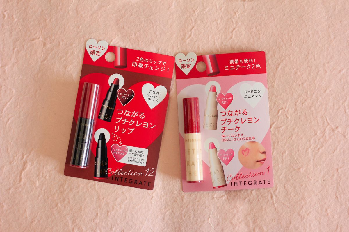 右:プチクレヨンチークミニセット(税込み540円) 左:「ボリュームバームリップ Nミニセット(税込み540円)