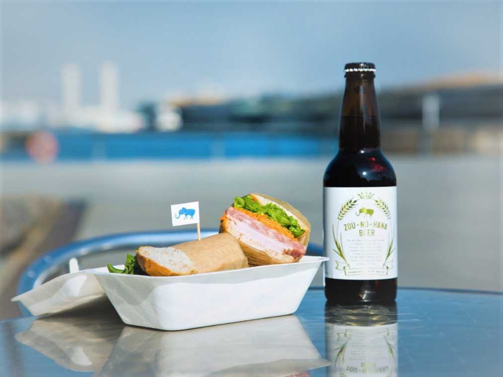 鎌倉ハム3種のサンドイッチ780円、ZOU-NO-HANA BEER 800円