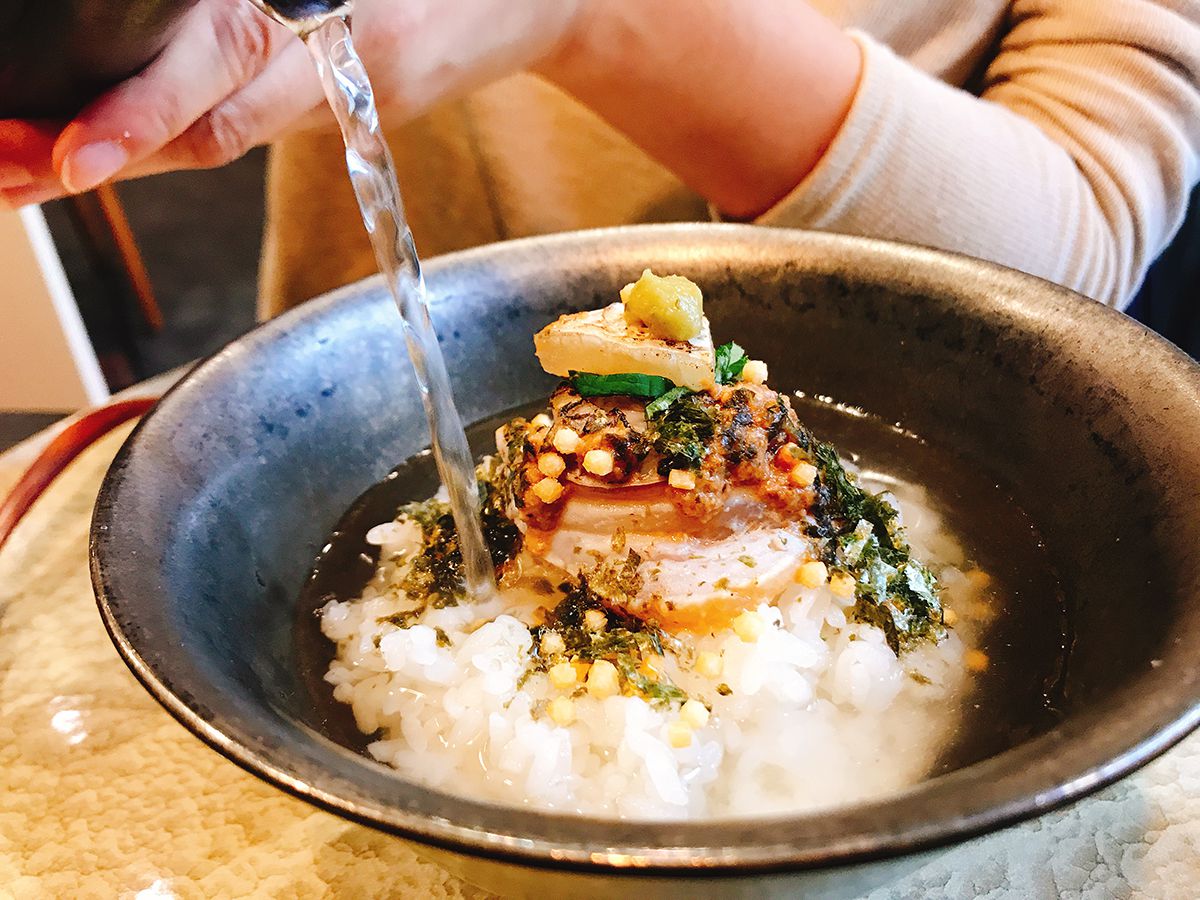 メニューは鯛茶のみ 米ラバーもお茶漬けラバーも大満足 鯛茶stand るるぶ More