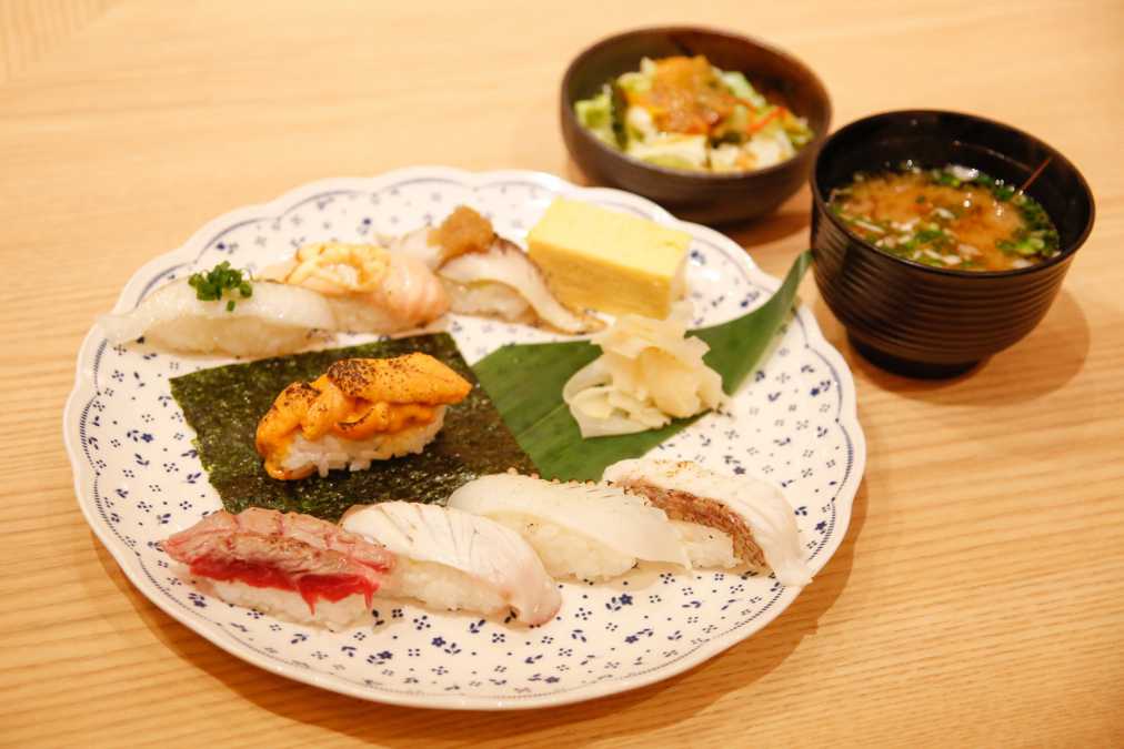 板前 炙りにぎりセット 1580円(税抜)