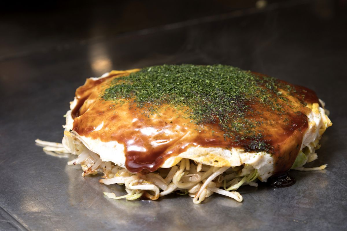 新ちゃん特製(生イカ、生エビ入り) 1350円