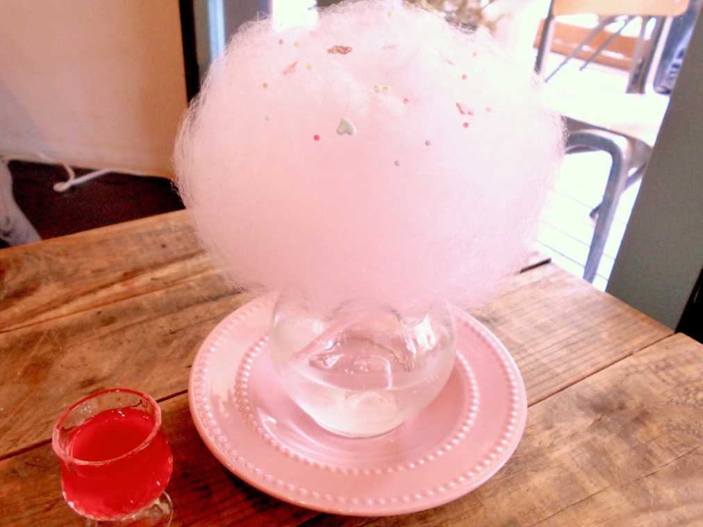 かわいさ満点 ピンクの金魚鉢ソーダがインスタ映え抜群で乙女心をくすぐられる るるぶ More