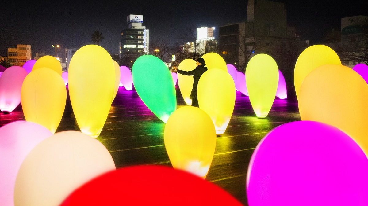 自立しつつも、呼応する生命 / Autonomous Resonating Life teamLab, 2018, Interactive Digital Installation, Endless, Sound: Hideaki Takahashi