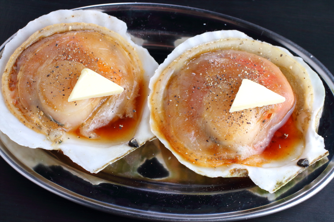 焼きホタテ 680円(税・サービス料別)