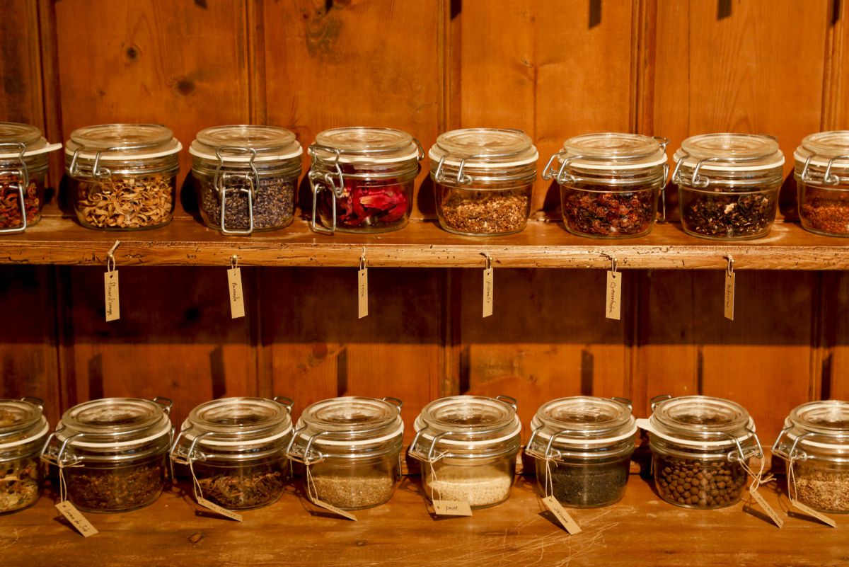 テラスから神戸の街を一望 ハーブの香りに包まれて リラックスできる休日ティータイム るるぶ More