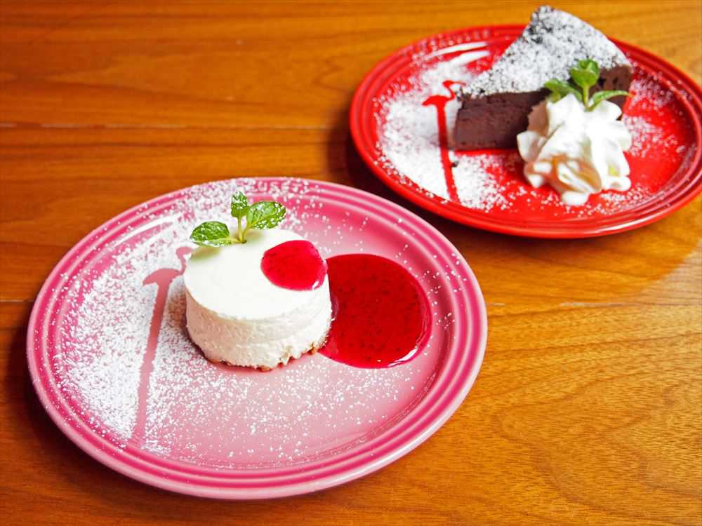 宇田川チーズケーキ:550円 ガトーショコラ:550円
