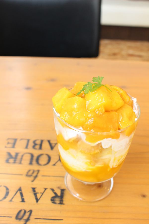 マンゴーのパフェ1000円(季節限定)