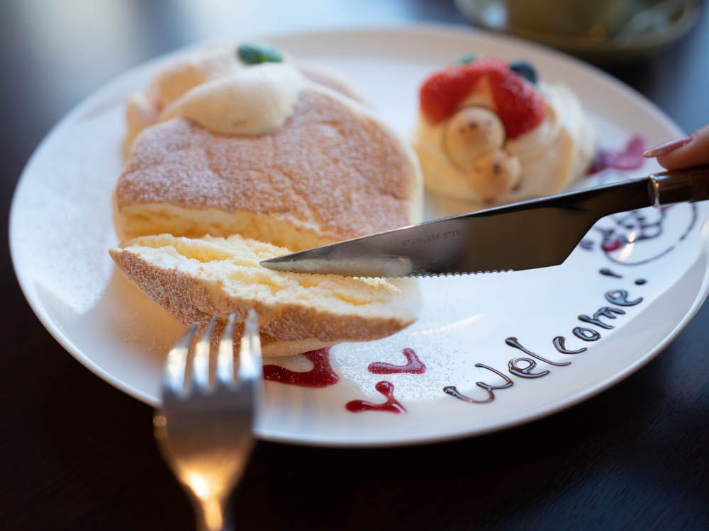 カフェリエこだわりパンケーキ ドリンク付き 1300円(税込)