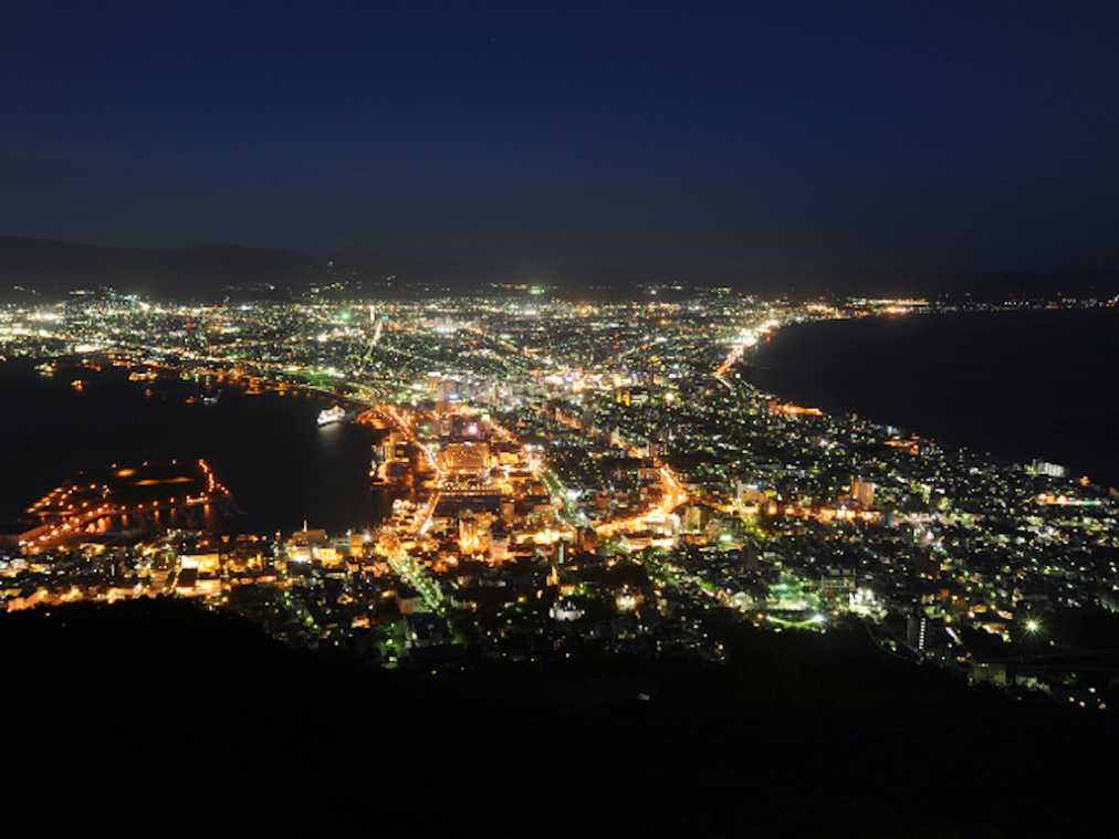 ノスタルジーを誘う街 函館 夕暮れから夜にかけて変わりゆく風景を見に行こう るるぶ More