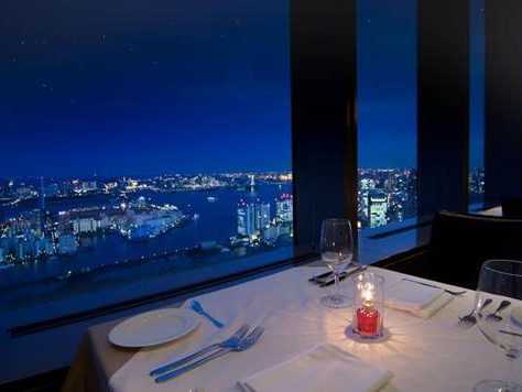 きらめく夜景が目の前に 天空のレストラン でロマンチックな記念日ディナー るるぶ More