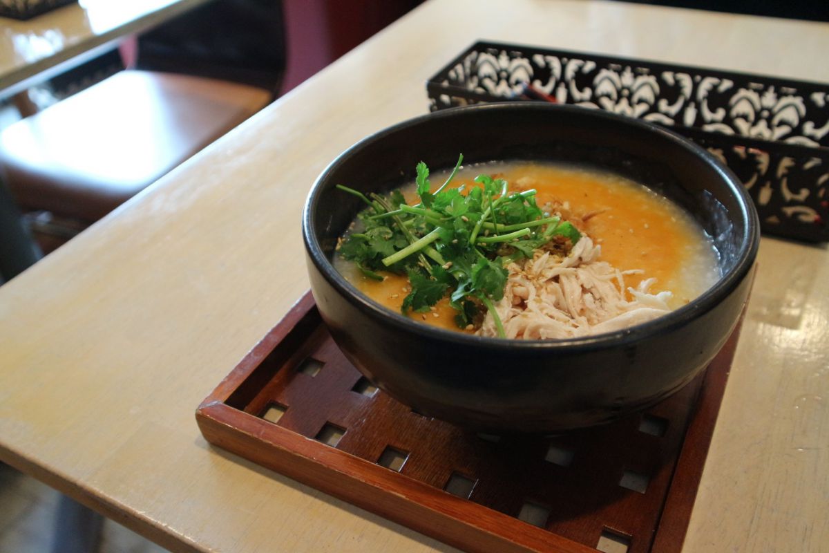 トムヤム鶏粥 890円