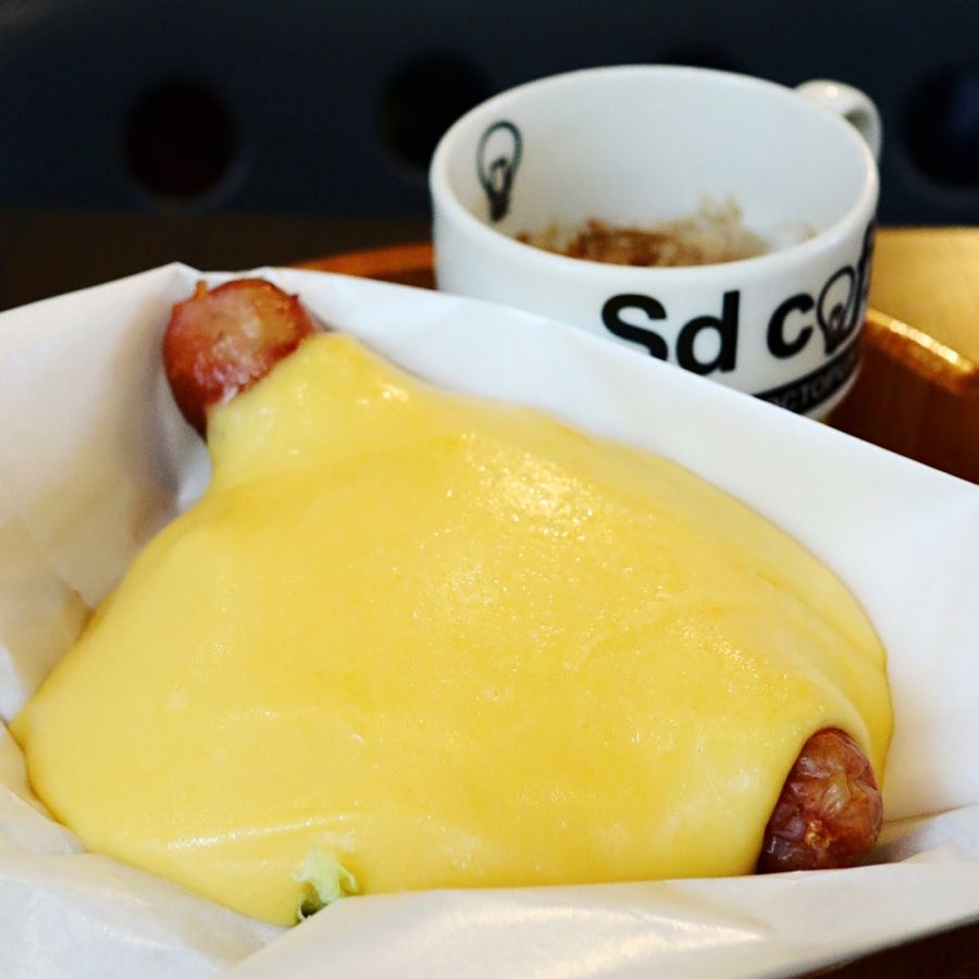 「OK!DOG スーパーめっちゃチーズ1300円(税別)」