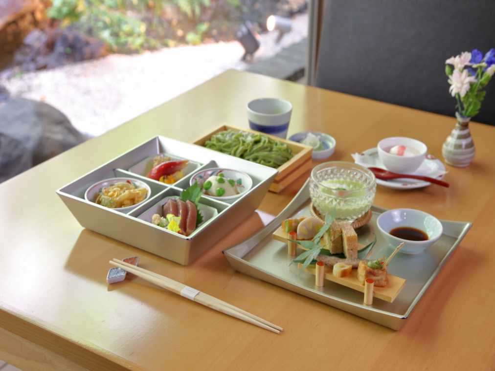 懐石膳「奏(かなで)」 4000円(税・サービス料込)
