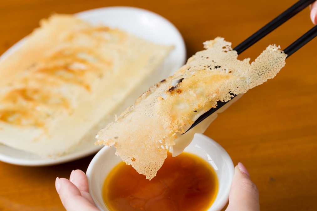 「めんめん」の「羽根付き餃子」6個360円