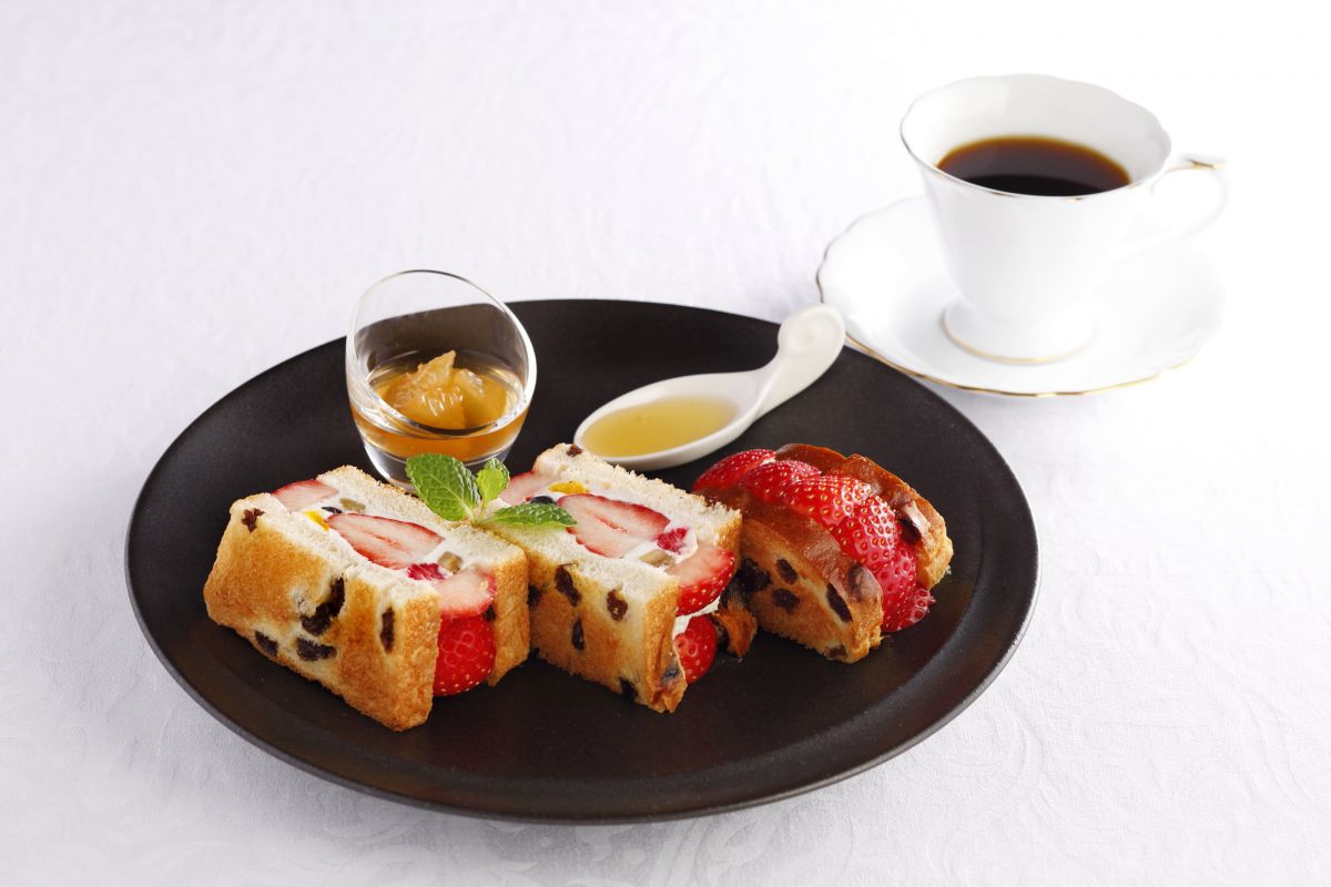 「フルーツサンドウィッチ(いちご)」1630円。プラス570円でドリンクセットに。