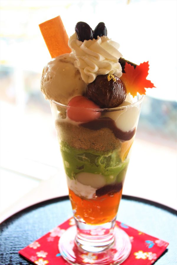 特撰 秋パフェ 1290円