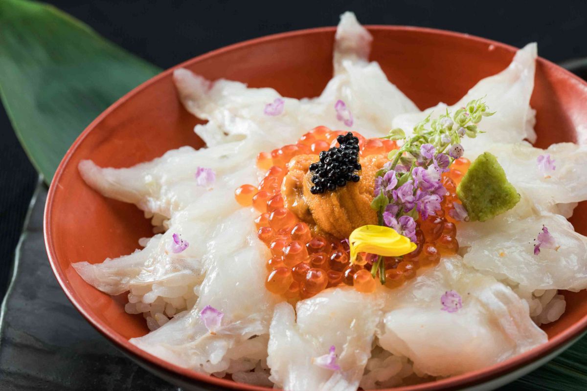 10階「穴子家 NORESORE」穴子の宝石丼 1000円※1日5食ディナータイム限定