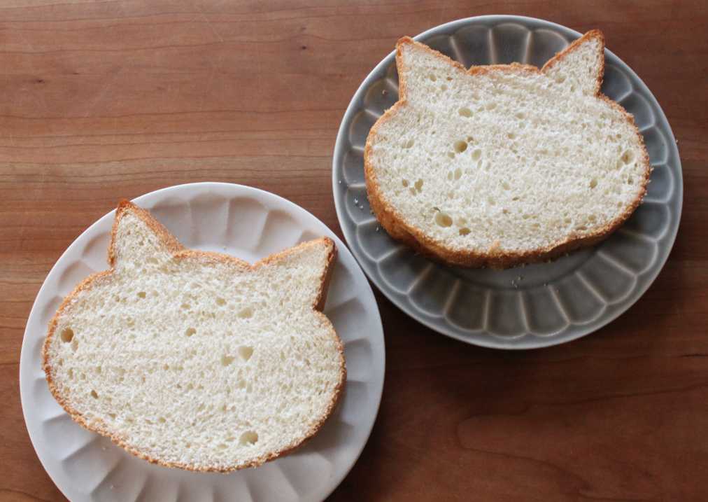 いろねこ食パン 1袋(5枚切り)350円 ※価格は2018年12月現在