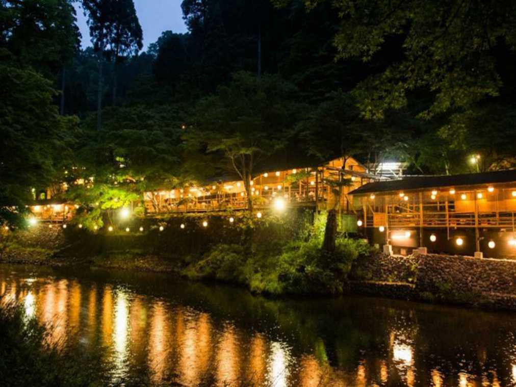 高雄にある「もみぢ家別館 川の庵」の川床