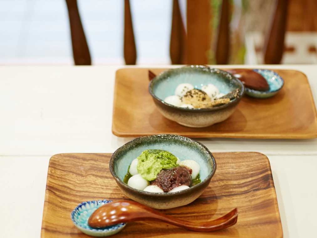 (奥)胡麻550円、(手前)抹茶600円