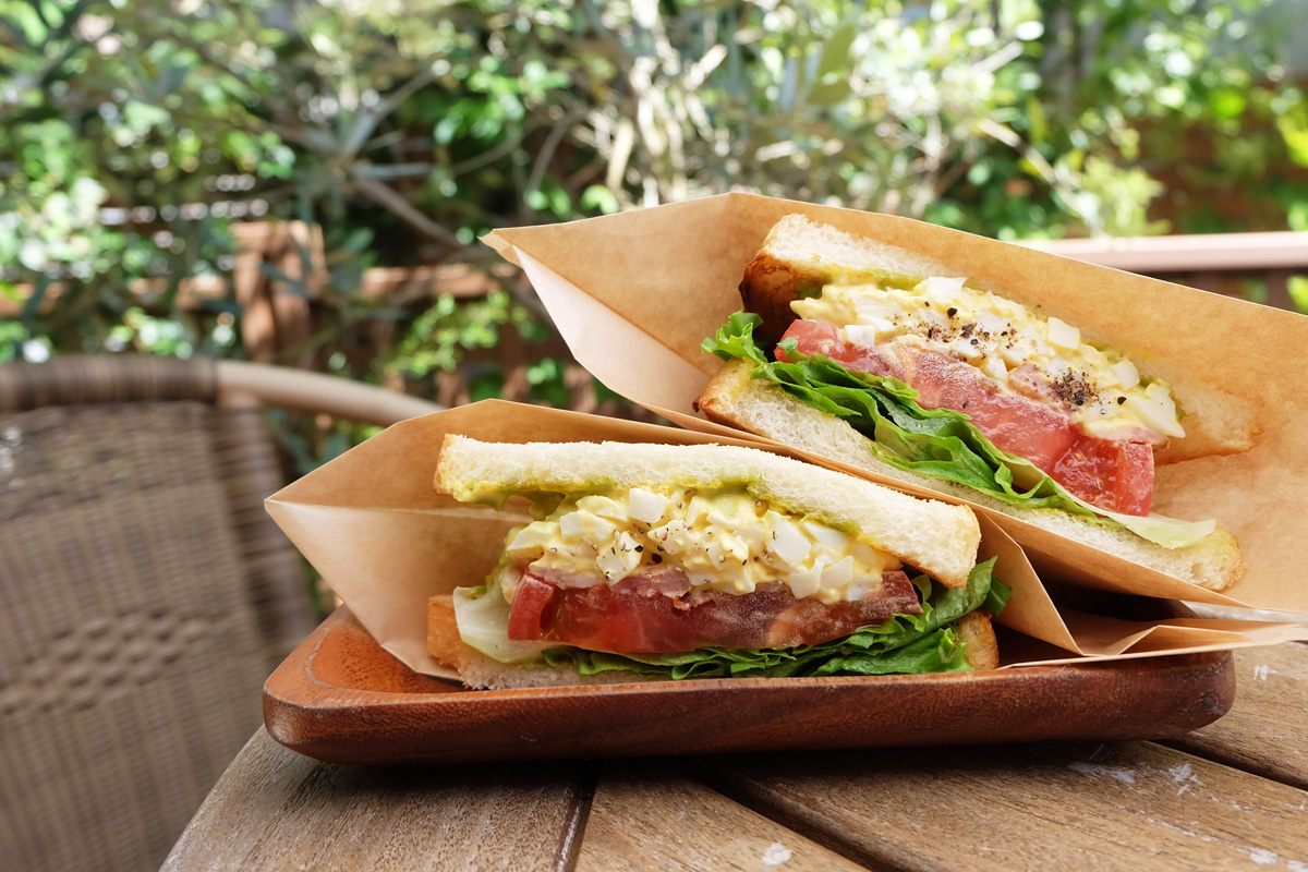 フレッシュトマトと豊橋産新鮮卵のサンド たまサン 650円