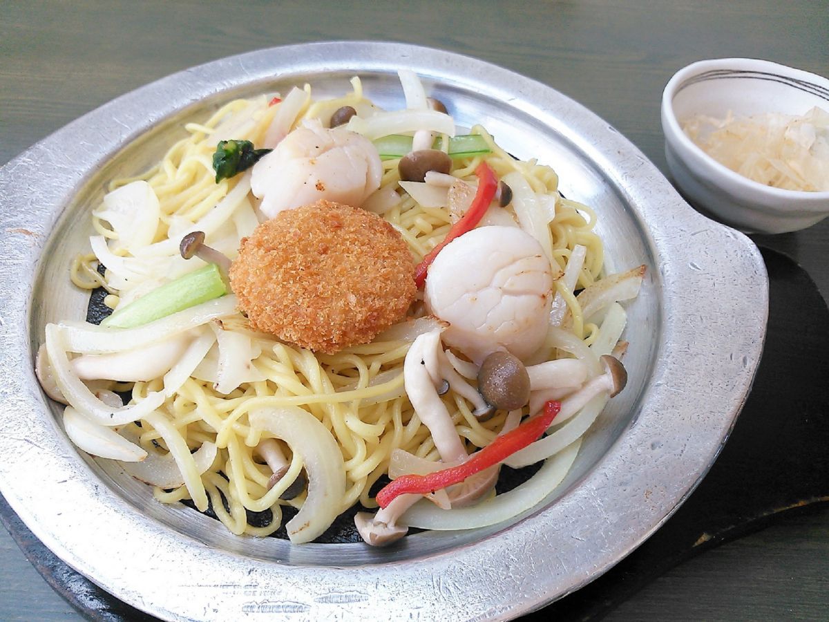 オホーツク北見塩やきそば 880円
