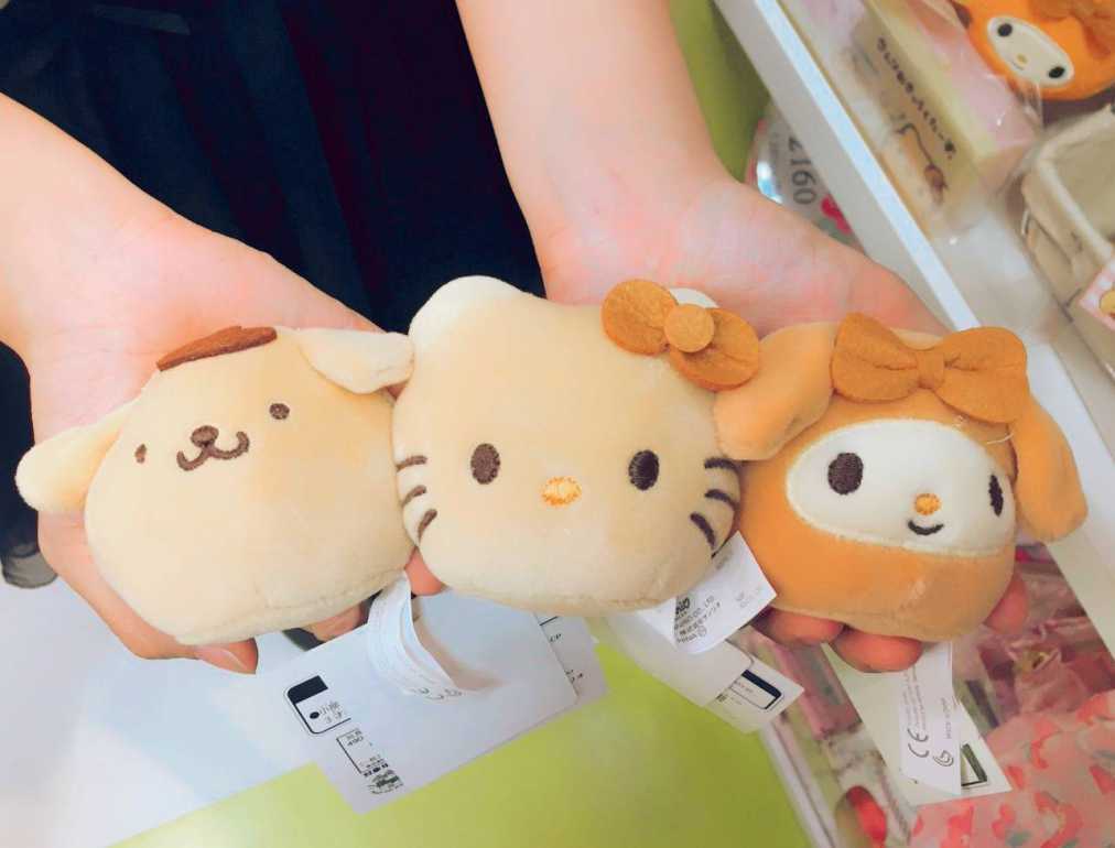 モッチリマスコット 各648円