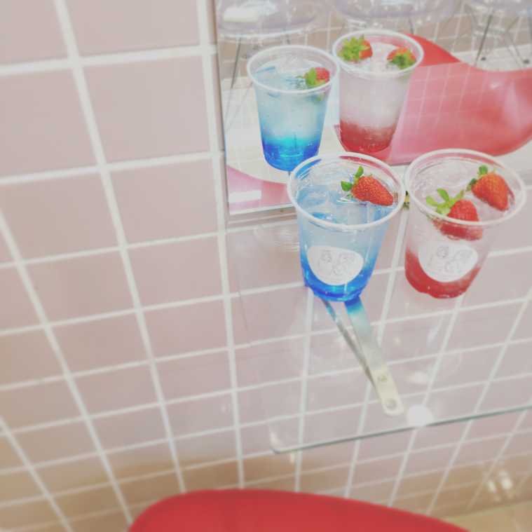 しゅわしゅわいちご 各500円