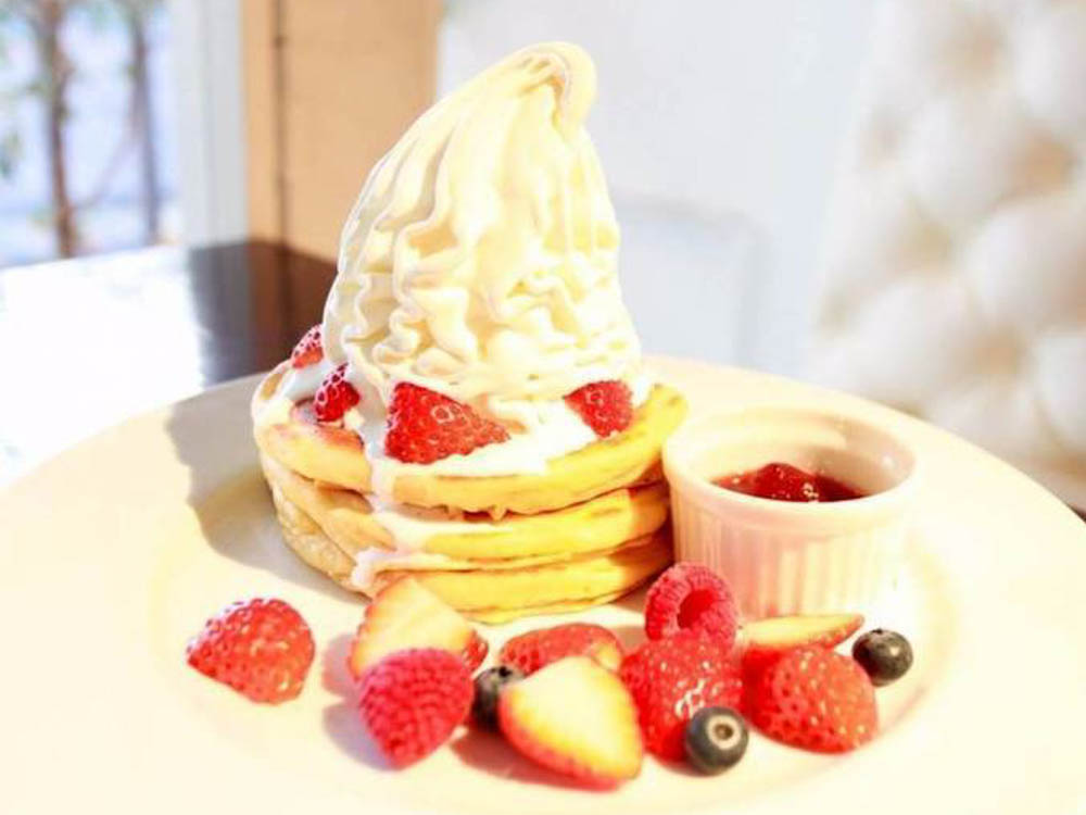 クレミアミックスベリーパンケーキ 1566円