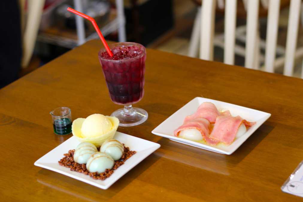 ベーコンチーズバター with ミント白玉 1000円