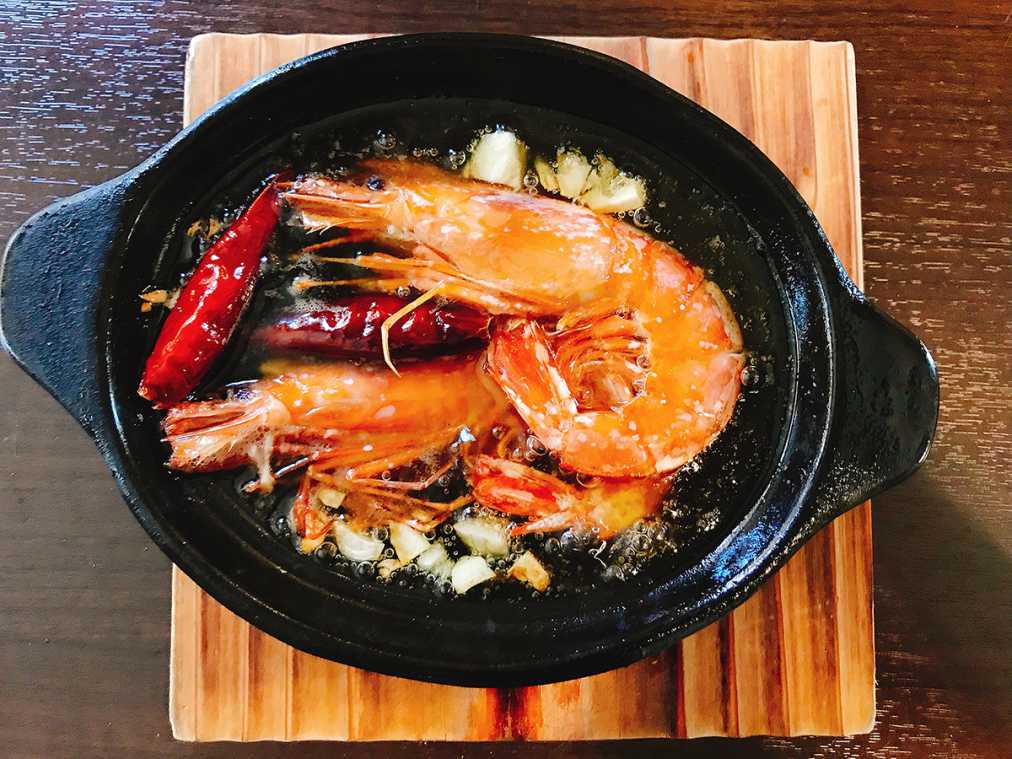 エビのアヒージョ3尾900円