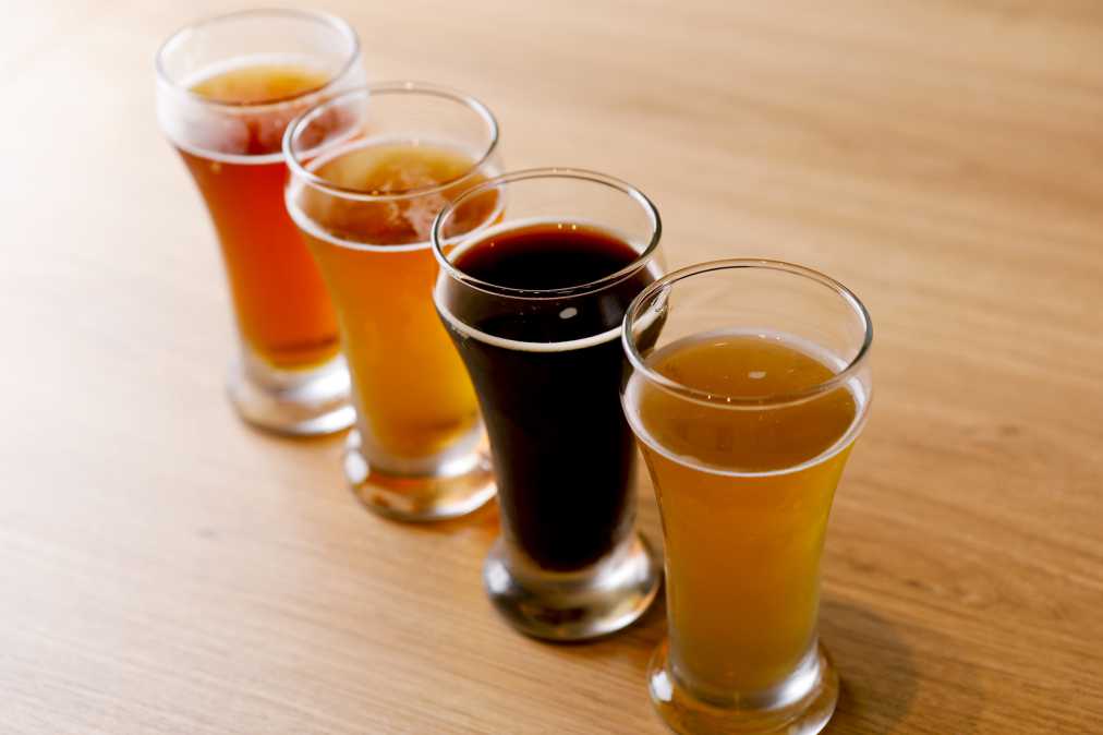 城崎ビール飲み比べセット1728円(写真左から翼のビール、空のビール、黒のビール、川のビール)