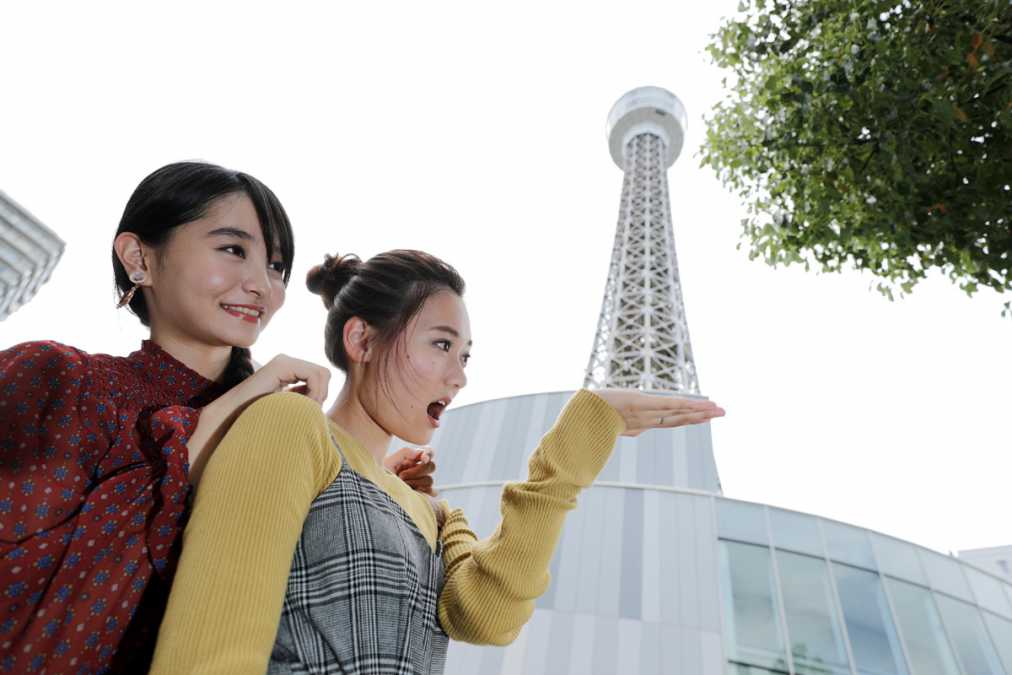 手乗りマリンタワーなんておもしろ写真を撮ってみても!