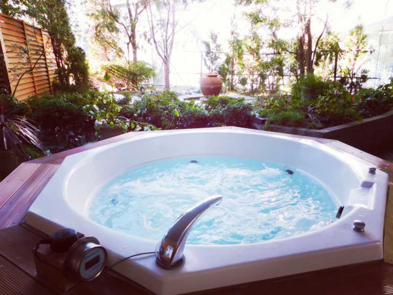 ジャグジーバブルスパ 近場なら配送します 自宅でジャグジー