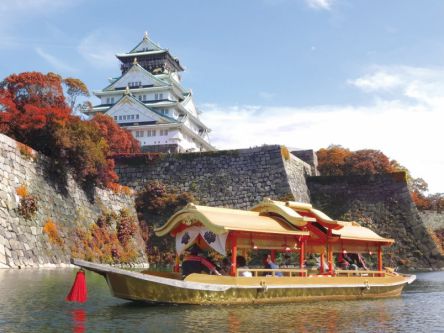 御座船で歴史を遡る！紅葉の大阪城のお堀を周遊するクルーズ＆ランチ