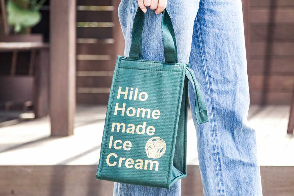 オリジナルの保冷バッグ(400円)もおしゃれ