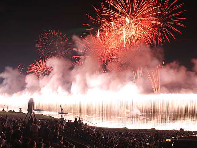 18年もどどーん 花火大会へ行こう るるぶ More