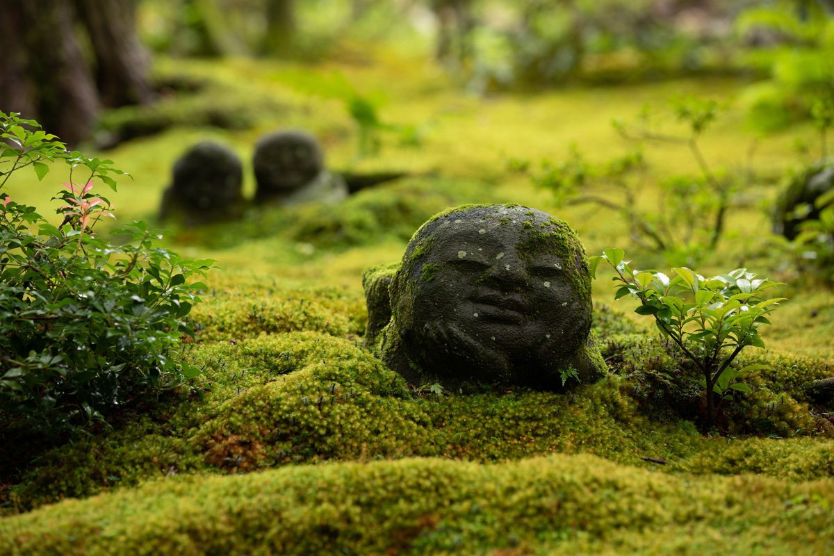 わらべ地蔵(杉村孝 作)