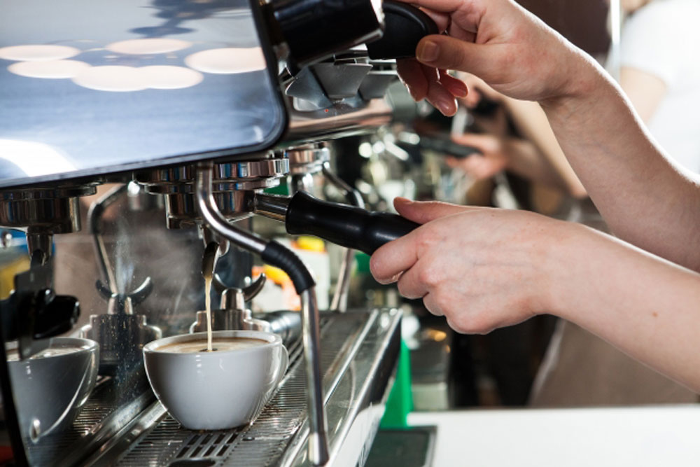カフェオレ カフェラテ カプチーノの違いって いまさら聞けないコーヒーの常識とおいしい淹れ方 るるぶ More