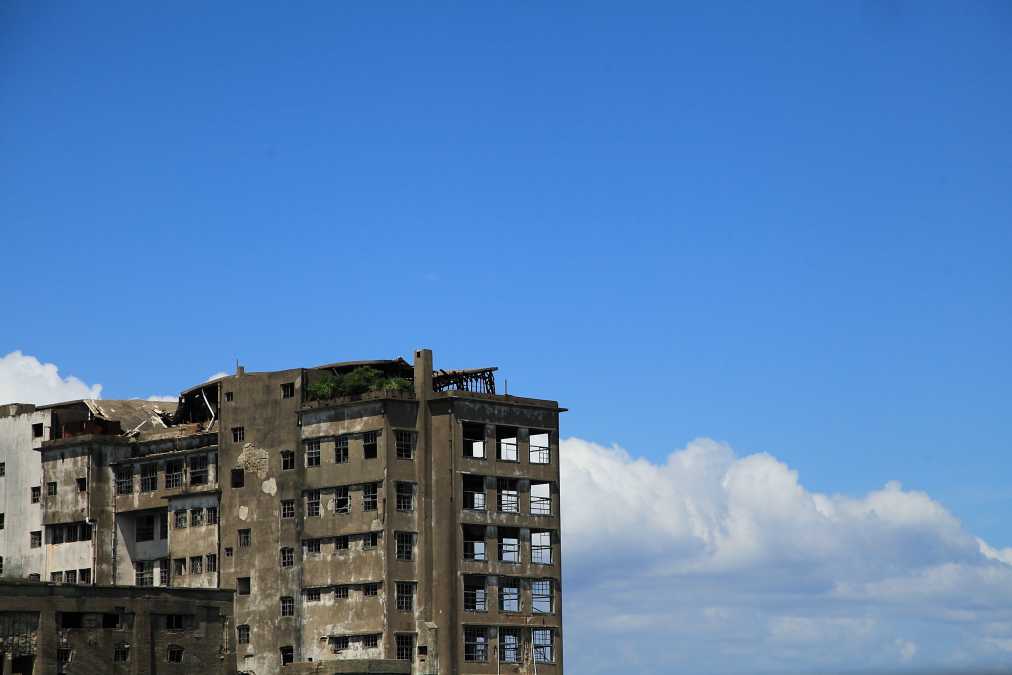 刺激的なプチクルーズ 世界遺産 軍艦島 上陸ツアーへ るるぶ More