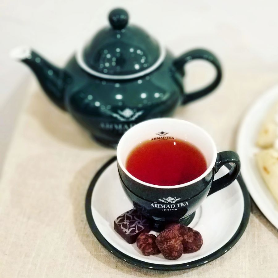 「TEA&CHOCOLATE SET 500円(税込)」 提供期間 2019年1月15日〜3月14日 ☆ヘーゼルナッツダーク&ナッツ×アールグレイティー ☆ピーカンミルク&ナッツ×バニラティー ☆シーソルトミルク&ナッツ×ダージリンティー